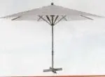 Parasol couleur ivoire avec pied